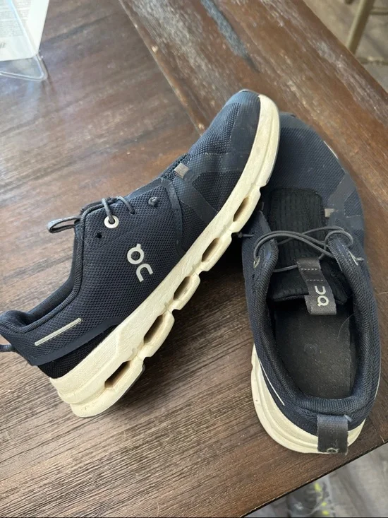 On Running Kids Navy and White Lightweight Sneakers - Picture 1 of 8